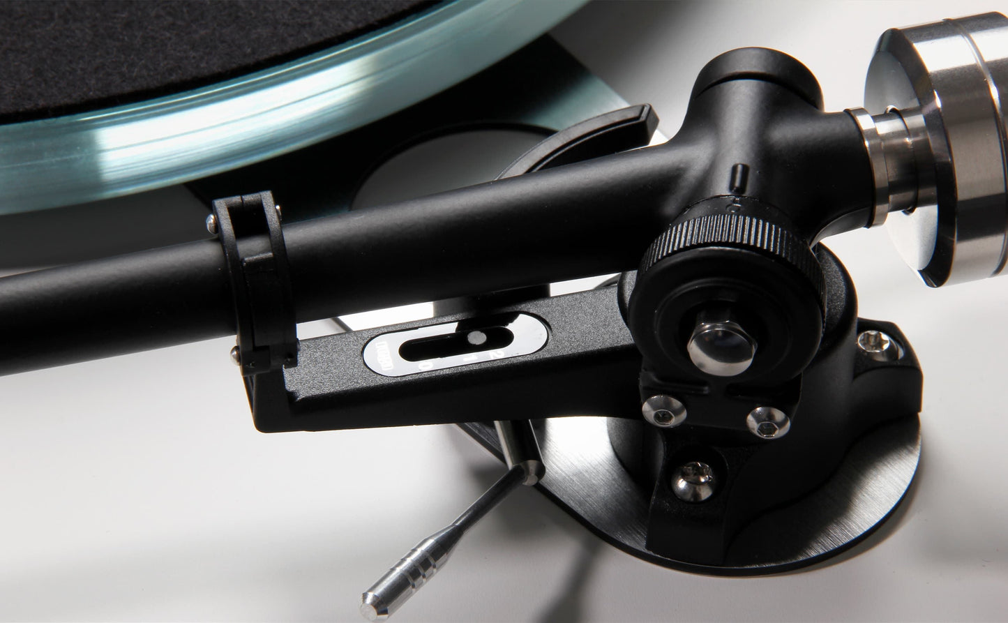 Rega: Planar 6 Turntable w/ ND5 Cartridge - Polaris Grey